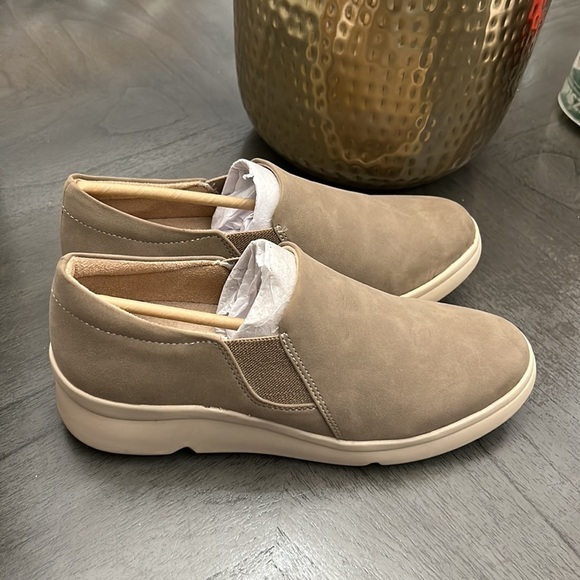 SOUL Naturalizer Lyrie Women's Slip On Shoes (WIDE) - Picture 4 of 9